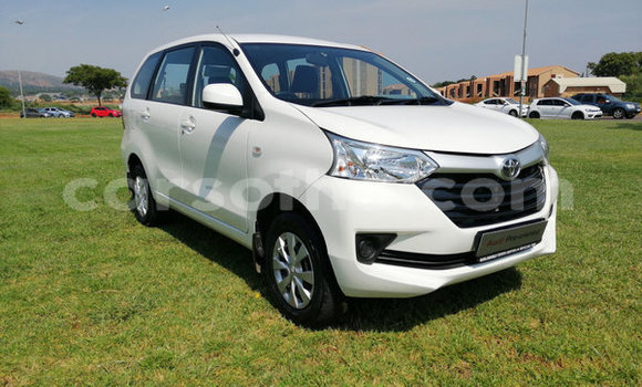 Buy Used Toyota Avanza White Car in Hlotse in Leribe Buy Used Toyota Avanza White Car in Hlotse in Leribe