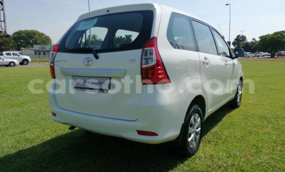 Buy Used Toyota Avanza White Car in Hlotse in Leribe Buy Used Toyota Avanza White Car in Hlotse in Leribe