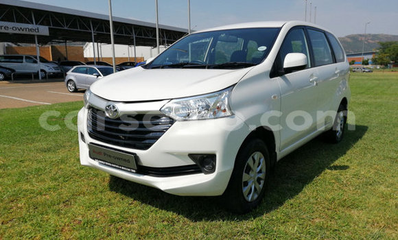Buy Used Toyota Avanza White Car in Hlotse in Leribe Buy Used Toyota Avanza White Car in Hlotse in Leribe