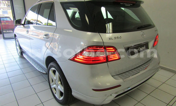 Buy Used Mercedes-Benz ML–Class Silver Car in Mafeteng in Mafeteng Buy Used Mercedes-Benz ML–Class Silver Car in Mafeteng in Mafeteng