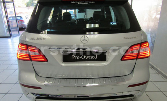 Buy Used Mercedes-Benz ML–Class Silver Car in Mafeteng in Mafeteng Buy Used Mercedes-Benz ML–Class Silver Car in Mafeteng in Mafeteng