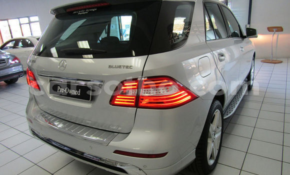 Buy Used Mercedes-Benz ML–Class Silver Car in Mafeteng in Mafeteng Buy Used Mercedes-Benz ML–Class Silver Car in Mafeteng in Mafeteng