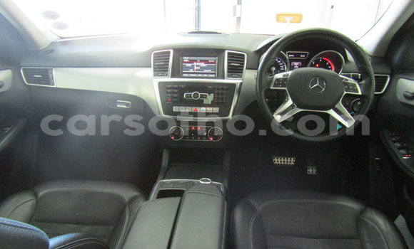 Buy Used Mercedes-Benz ML–Class Silver Car in Mafeteng in Mafeteng Buy Used Mercedes-Benz ML–Class Silver Car in Mafeteng in Mafeteng