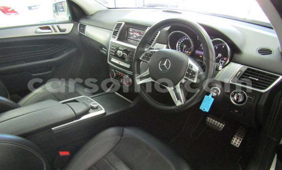 Buy Used Mercedes-Benz ML–Class Silver Car in Mafeteng in Mafeteng Buy Used Mercedes-Benz ML–Class Silver Car in Mafeteng in Mafeteng