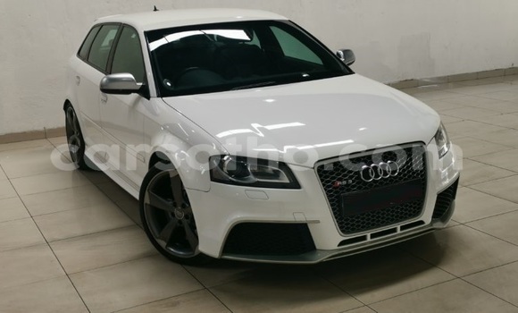 Sayi Na hannu Audi RS3 White Mota in Maseru a Maseru Sayi Na hannu Audi RS3 White Mota in Maseru a Maseru