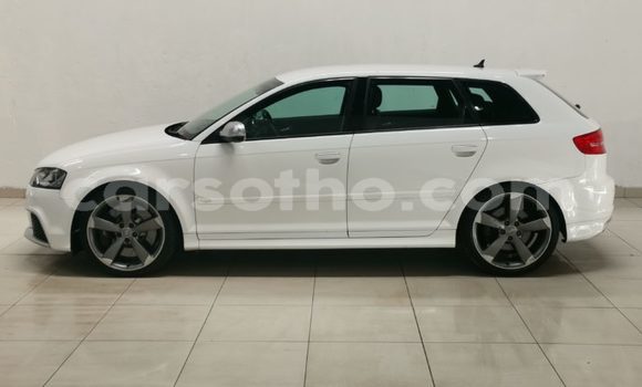 Sayi Na hannu Audi RS3 White Mota in Maseru a Maseru Sayi Na hannu Audi RS3 White Mota in Maseru a Maseru