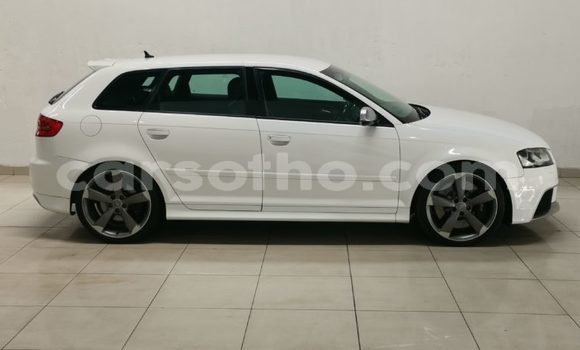 Sayi Na hannu Audi RS3 White Mota in Maseru a Maseru Sayi Na hannu Audi RS3 White Mota in Maseru a Maseru
