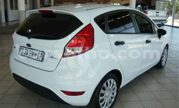 Acheter Occasion Voiture Ford Fiesta Blanc à Maputsoa, Leribe Acheter Occasion Voiture Ford Fiesta Blanc à Maputsoa, Leribe
