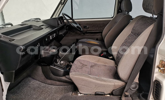 Acheter Occasion Voiture Volkswagen Caravelle Blanc à Maseru, Maseru Acheter Occasion Voiture Volkswagen Caravelle Blanc à Maseru, Maseru