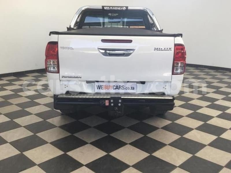 Big with watermark 2016 toyota hilux 4