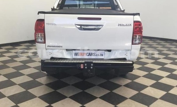 Acheter Occasion Voiture Toyota Hilux Blanc à Peka, Leribe Acheter Occasion Voiture Toyota Hilux Blanc à Peka, Leribe