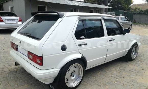 اشتري مستعمل Volkswagen Golf White سيارة في Maseru في Maseru اشتري مستعمل Volkswagen Golf White سيارة في Maseru في Maseru