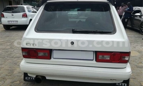 اشتري مستعمل Volkswagen Golf White سيارة في Maseru في Maseru اشتري مستعمل Volkswagen Golf White سيارة في Maseru في Maseru