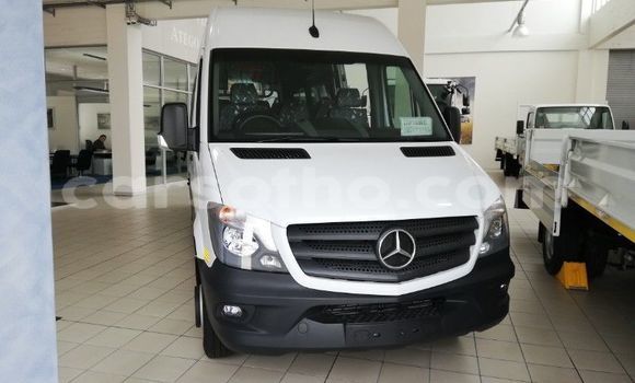 اشتري مستعمل Mercedes-Benz W115 White سيارة في Maseru في Maseru اشتري مستعمل Mercedes-Benz W115 White سيارة في Maseru في Maseru