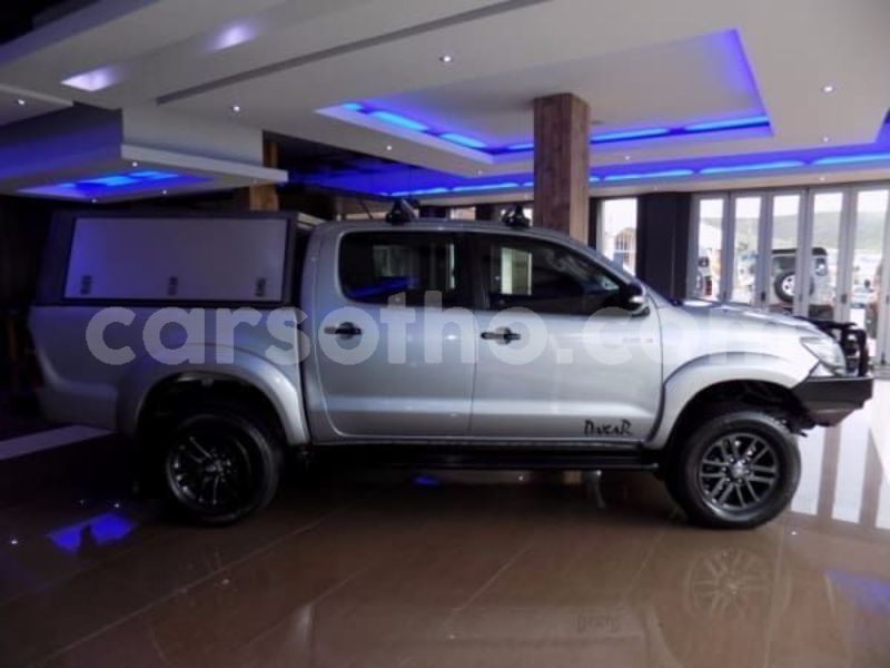 Big with watermark 2015 toyota hilux 7