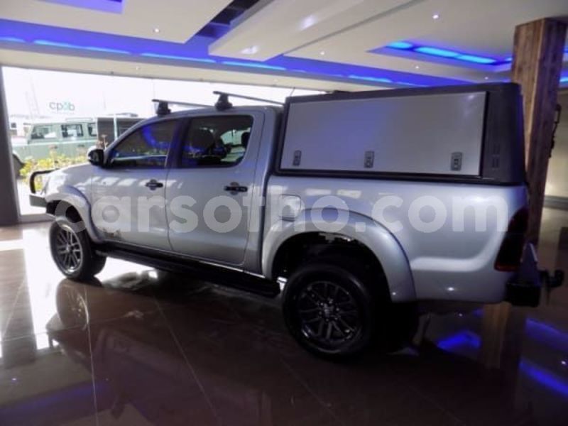Big with watermark 2015 toyota hilux 2