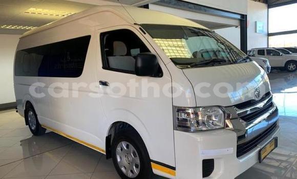 Acheter Occasion Voiture Toyota 2000GT Blanc à Hlotse, Leribe Acheter Occasion Voiture Toyota 2000GT Blanc à Hlotse, Leribe