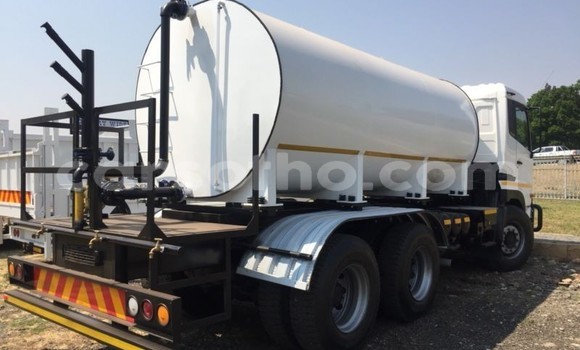 Acheter Occasion Utilitaire Nissan UD Blanc à Maseru, Maseru Acheter Occasion Utilitaire Nissan UD Blanc à Maseru, Maseru