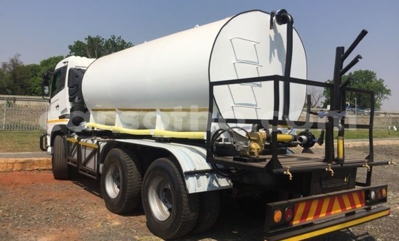 Acheter Occasion Utilitaire Nissan UD Blanc à Maseru, Maseru Acheter Occasion Utilitaire Nissan UD Blanc à Maseru, Maseru