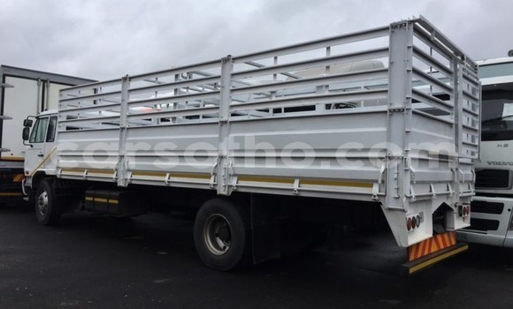 Acheter Occasion Utilitaire Nissan UD Blanc à Maseru, Maseru Acheter Occasion Utilitaire Nissan UD Blanc à Maseru, Maseru