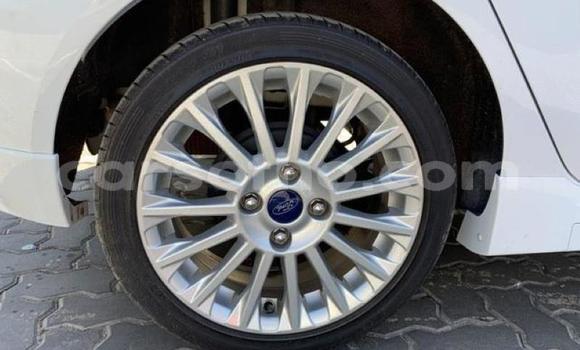 Acheter Occasion Voiture Ford Fiesta Blanc à Maputsoa, Leribe Acheter Occasion Voiture Ford Fiesta Blanc à Maputsoa, Leribe