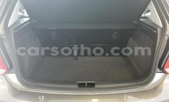 Sayi Na hannu Volkswagen Polo Silver Mota in Hlotse a Leribe Sayi Na hannu Volkswagen Polo Silver Mota in Hlotse a Leribe