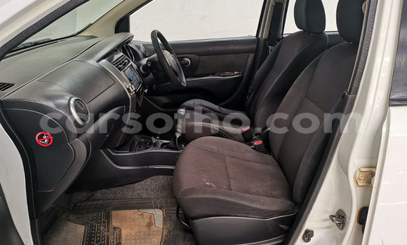 اشتري مستعمل Nissan Livina White سيارة في Maseru في Maseru اشتري مستعمل Nissan Livina White سيارة في Maseru في Maseru