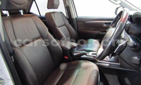 Acheter Occasion Voiture Toyota Fortuner Blanc à Maseru, Maseru Acheter Occasion Voiture Toyota Fortuner Blanc à Maseru, Maseru