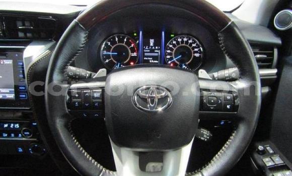 Acheter Occasion Voiture Toyota Fortuner Blanc à Maseru, Maseru Acheter Occasion Voiture Toyota Fortuner Blanc à Maseru, Maseru
