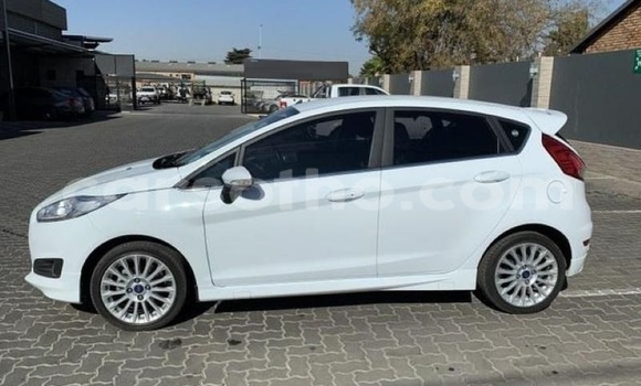 Acheter Occasion Voiture Ford Fiesta Blanc à Maseru, Maseru Acheter Occasion Voiture Ford Fiesta Blanc à Maseru, Maseru