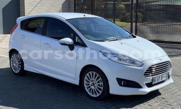 Acheter Occasion Voiture Ford Fiesta Blanc à Maseru, Maseru Acheter Occasion Voiture Ford Fiesta Blanc à Maseru, Maseru