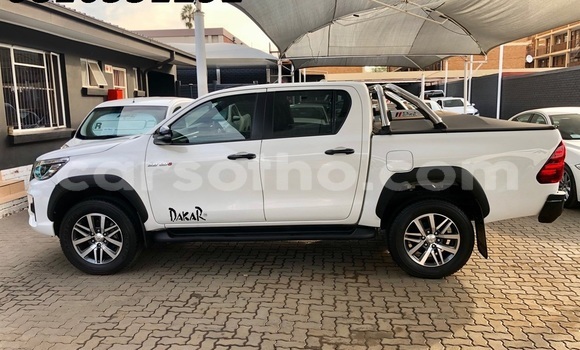 Buy Used Toyota Hilux White Car in Maseru in Maseru Buy Used Toyota Hilux White Car in Maseru in Maseru
