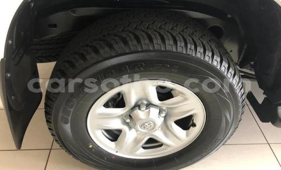 Sayi Na hannu Toyota Land Cruiser White Mota in Maseru a Maseru Sayi Na hannu Toyota Land Cruiser White Mota in Maseru a Maseru