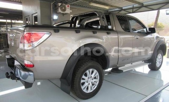 Acheter Occasion Voiture Mazda BT-50 Beige à Maseru, Maseru Acheter Occasion Voiture Mazda BT-50 Beige à Maseru, Maseru