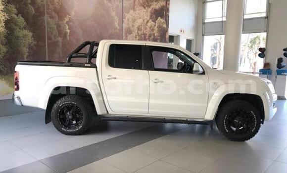 Buy Used Volkswagen Amarok White Car in Mohale's Hoek in Mohale's Hoek Buy Used Volkswagen Amarok White Car in Mohale's Hoek in Mohale's Hoek
