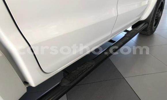 Buy Used Volkswagen Amarok White Car in Mohale's Hoek in Mohale's Hoek Buy Used Volkswagen Amarok White Car in Mohale's Hoek in Mohale's Hoek