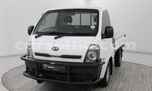 Buy Used Kia K7 White Car in Mafeteng in Mafeteng Buy Used Kia K7 White Car in Mafeteng in Mafeteng
