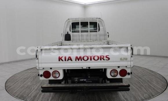 Buy Used Kia K7 White Car in Mafeteng in Mafeteng Buy Used Kia K7 White Car in Mafeteng in Mafeteng