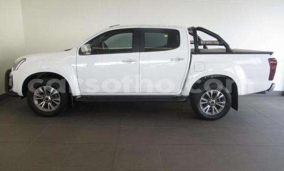 Buy Used Isuzu KB White Car in Maputsoe in Leribe Buy Used Isuzu KB White Car in Maputsoe in Leribe