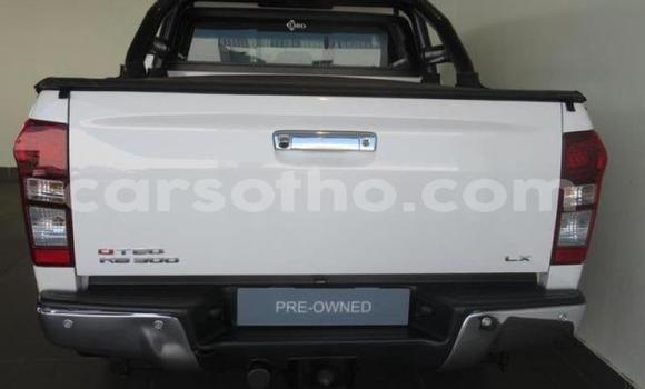 Buy Used Isuzu KB White Car in Maputsoe in Leribe Buy Used Isuzu KB White Car in Maputsoe in Leribe