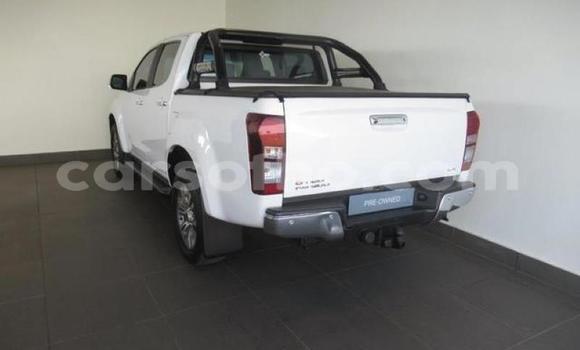 Buy Used Isuzu KB White Car in Maputsoe in Leribe Buy Used Isuzu KB White Car in Maputsoe in Leribe