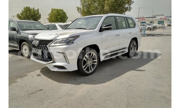 Sayi Imported Lexus LX White Mota in Import - Dubai a Maseru Sayi Imported Lexus LX White Mota in Import - Dubai a Maseru