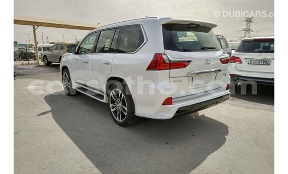 Sayi Imported Lexus LX White Mota in Import - Dubai a Maseru Sayi Imported Lexus LX White Mota in Import - Dubai a Maseru