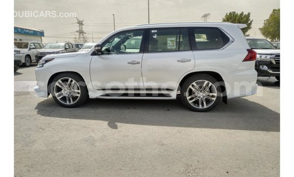 Sayi Imported Lexus LX White Mota in Import - Dubai a Maseru Sayi Imported Lexus LX White Mota in Import - Dubai a Maseru