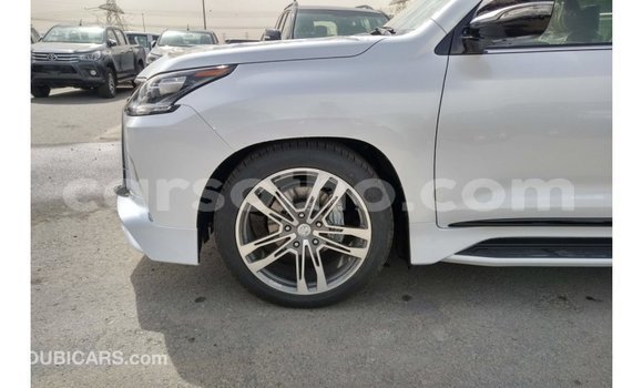 Sayi Imported Lexus LX White Mota in Import - Dubai a Maseru Sayi Imported Lexus LX White Mota in Import - Dubai a Maseru