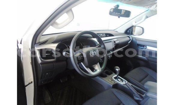 اشتري Imported Toyota Hilux White سيارة في Import - Dubai في Maseru اشتري Imported Toyota Hilux White سيارة في Import - Dubai في Maseru