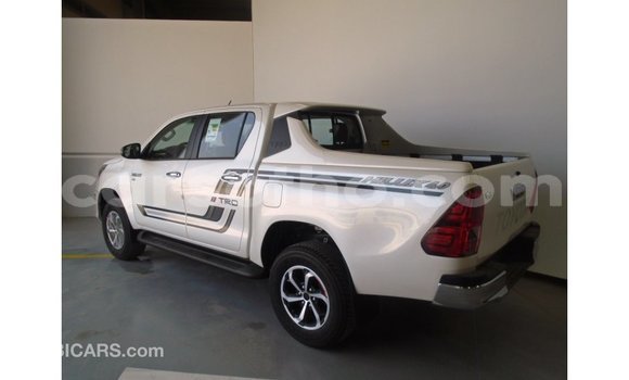 اشتري Imported Toyota Hilux White سيارة في Import - Dubai في Maseru اشتري Imported Toyota Hilux White سيارة في Import - Dubai في Maseru