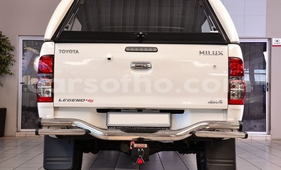 Sayi Na hannu Toyota Hilux White Mota in Maseru a Maseru Sayi Na hannu Toyota Hilux White Mota in Maseru a Maseru