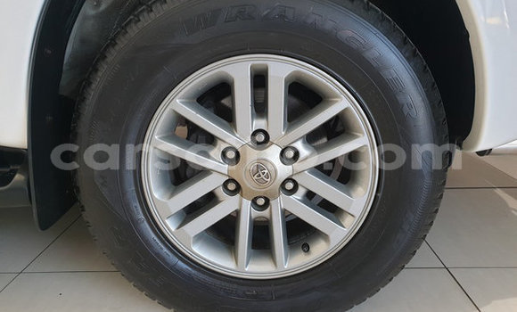 Acheter Occasion Voiture Toyota Hilux Blanc à Mafeteng, Mafeteng Acheter Occasion Voiture Toyota Hilux Blanc à Mafeteng, Mafeteng