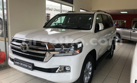 Acheter Occasion Voiture Toyota Land Cruiser Prado Blanc à Maputsoe, Leribe Acheter Occasion Voiture Toyota Land Cruiser Prado Blanc à Maputsoe, Leribe
